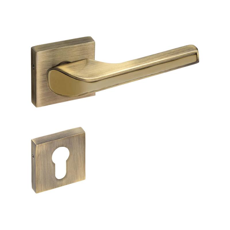 VOYAGER HANDLE