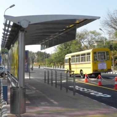 Bus-Q-Shelter with Signage | Ozone
