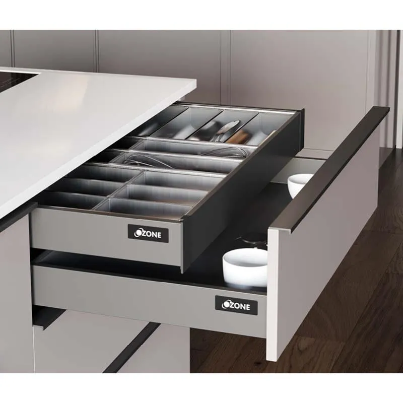 PANTRY UNITS WITH SQUARE RAIL